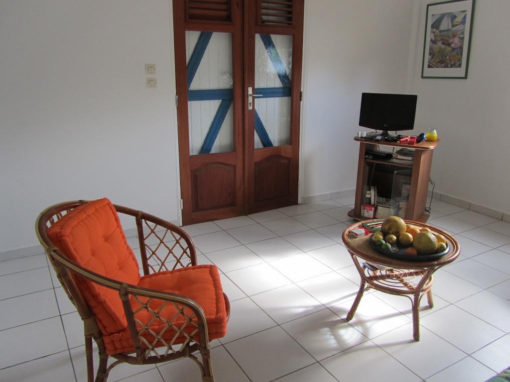 Hotel Domaine De Portland Le Moule Esterno foto